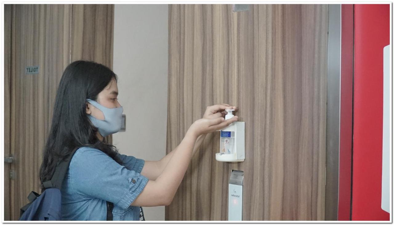 Reddoorz Near Gubeng Station Hotell Surabaya Eksteriør bilde