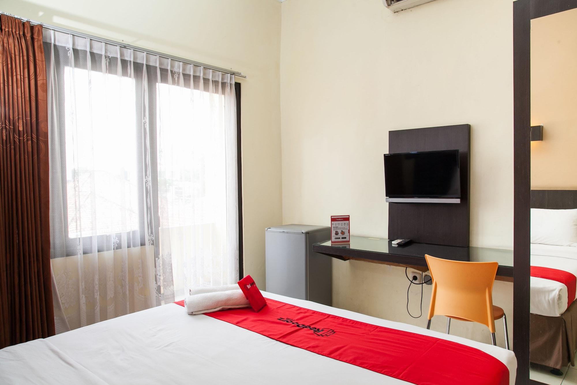 Reddoorz Near Gubeng Station Hotell Surabaya Eksteriør bilde