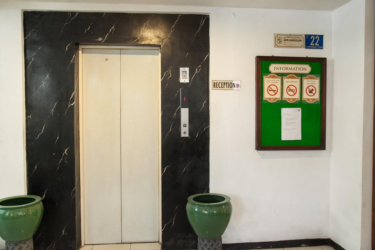 Reddoorz Near Gubeng Station Hotell Surabaya Eksteriør bilde