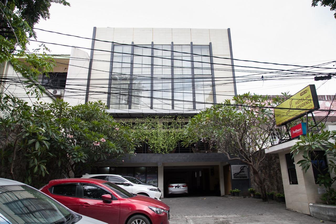 Reddoorz Near Gubeng Station Hotell Surabaya Eksteriør bilde